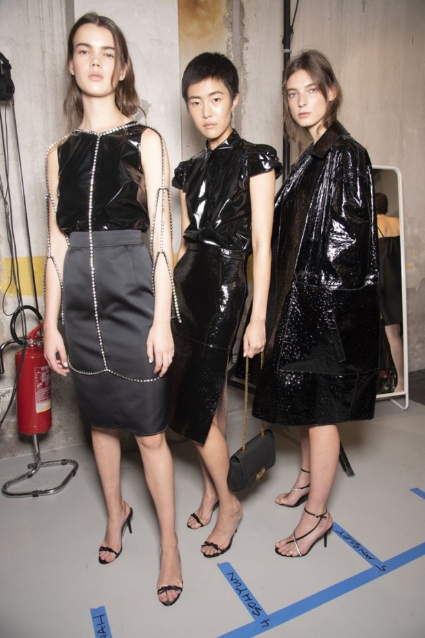 مجموعة No. 21 للأزياء الجاهزة لربيع وصيف ٢٠١٩ !