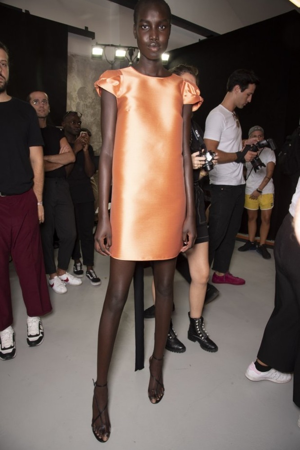 مجموعة No. 21 للأزياء الجاهزة لربيع وصيف ٢٠١٩ !