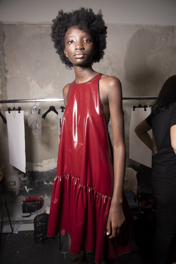 مجموعة No. 21 للأزياء الجاهزة لربيع وصيف ٢٠١٩ !