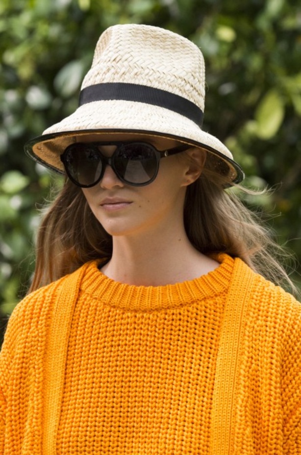 توري بورش تنقلنا الى ربيع وصيف 2019 بتصاميم عصرية وانيقة