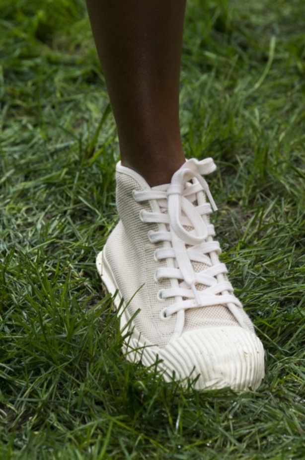 توري بورش تنقلنا الى ربيع وصيف 2019 بتصاميم عصرية وانيقة