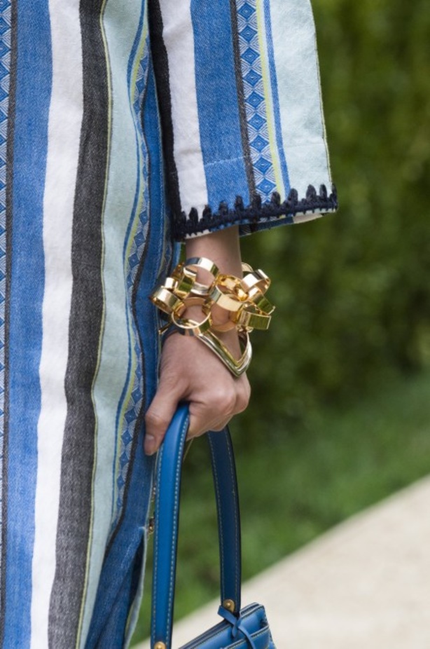 توري بورش تنقلنا الى ربيع وصيف 2019 بتصاميم عصرية وانيقة