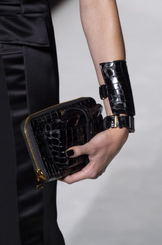 توم فورد يفتتح أسبوع الموضة النيويوركي بعرض كلاسيكي فاخر