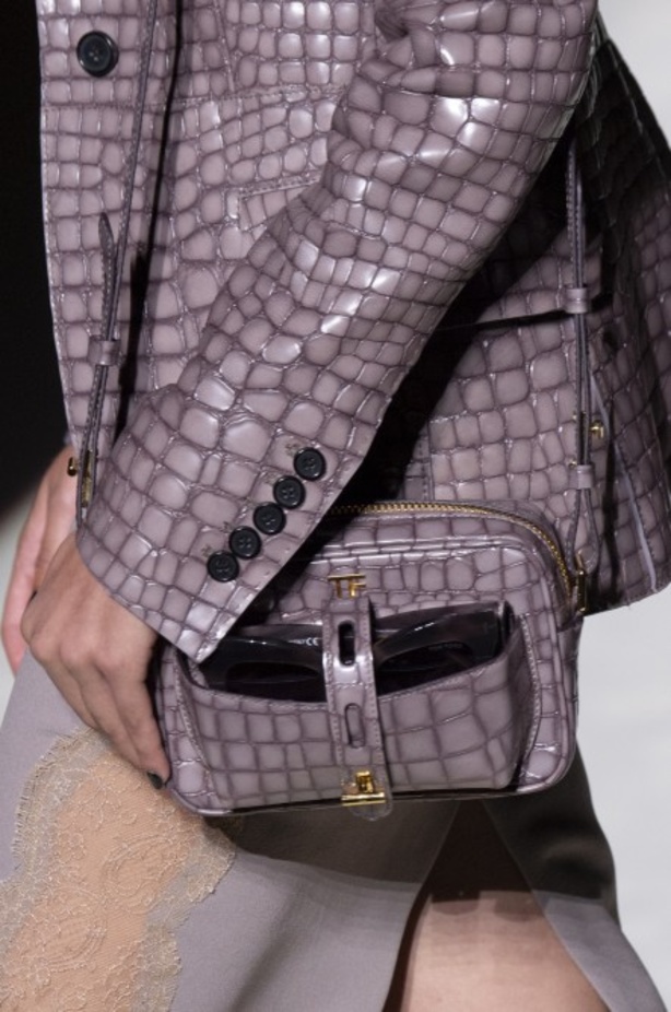 توم فورد يفتتح أسبوع الموضة النيويوركي بعرض كلاسيكي فاخر