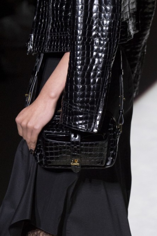 توم فورد يفتتح أسبوع الموضة النيويوركي بعرض كلاسيكي فاخر