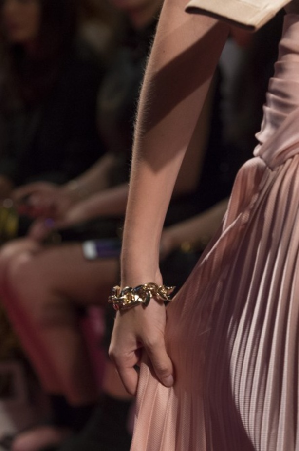 مجموعة مليئة بالألوان من Brandon Maxwell لربيع وصيف 2019