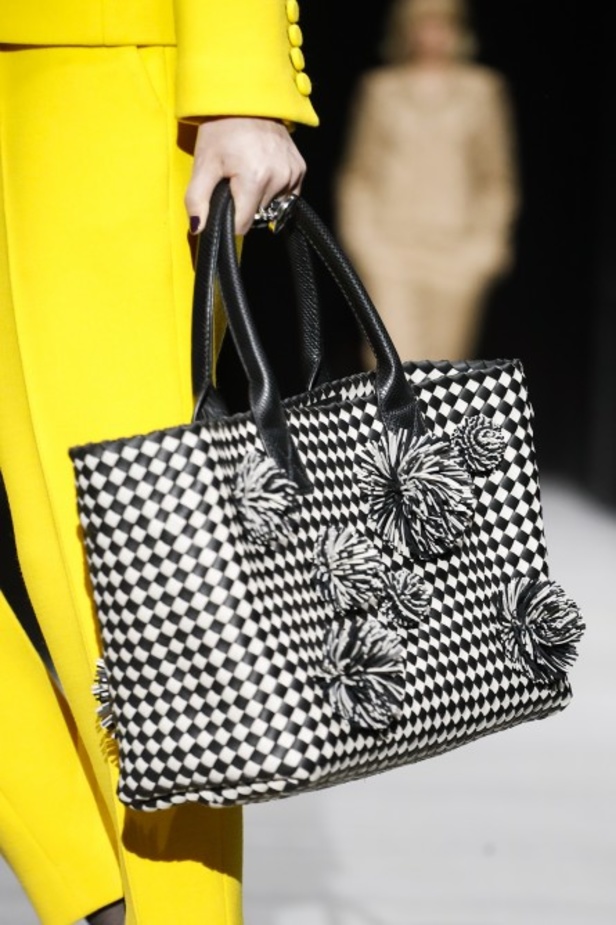 عرض ازياء مجموعة بوتيغا فينيتا لخريف وشتاء 2018