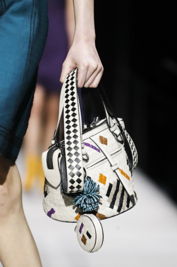 عرض ازياء مجموعة بوتيغا فينيتا لخريف وشتاء 2018