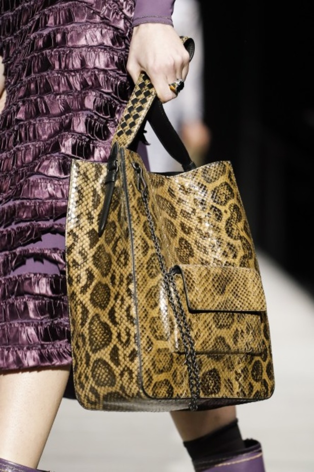 عرض ازياء مجموعة بوتيغا فينيتا لخريف وشتاء 2018