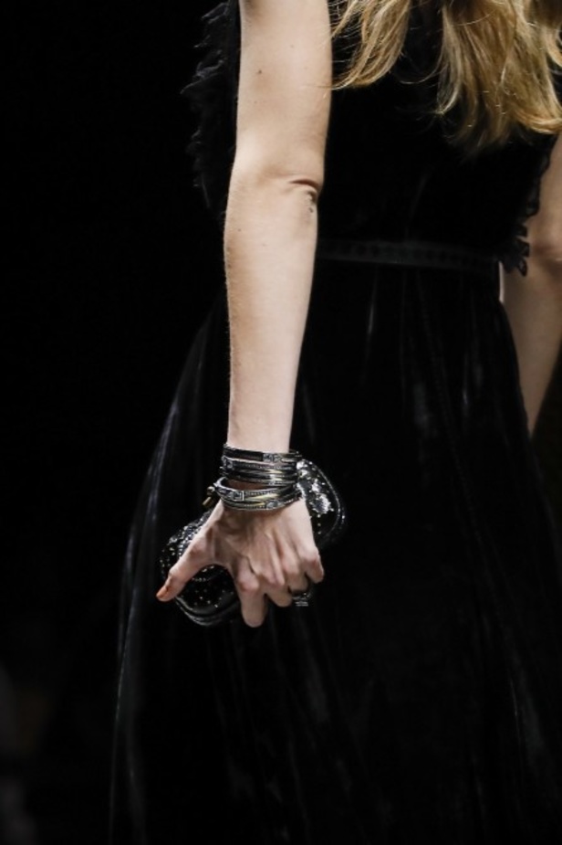 عرض ازياء مجموعة بوتيغا فينيتا لخريف وشتاء 2018