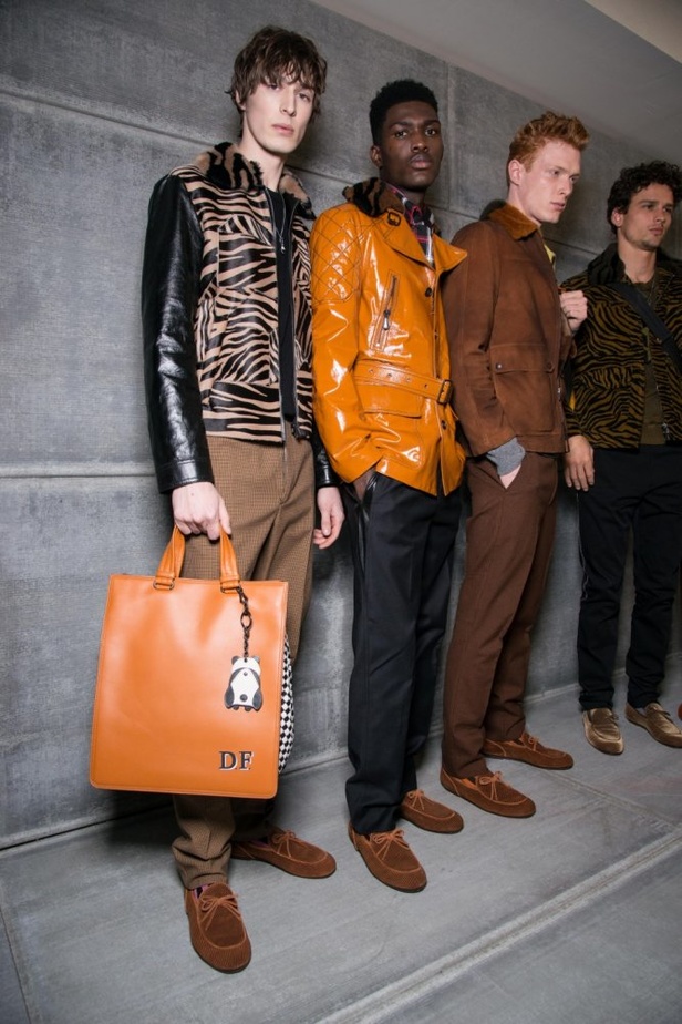 عرض ازياء مجموعة بوتيغا فينيتا لخريف وشتاء 2018