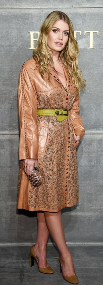 عرض ازياء مجموعة بوتيغا فينيتا لخريف وشتاء 2018