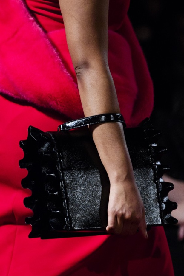 عرض أزياء كريستيان سيريانو لموسم خريف وشتاء 2018