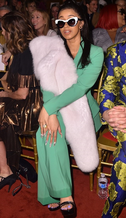 عرض أزياء كريستيان سيريانو لموسم خريف وشتاء 2018