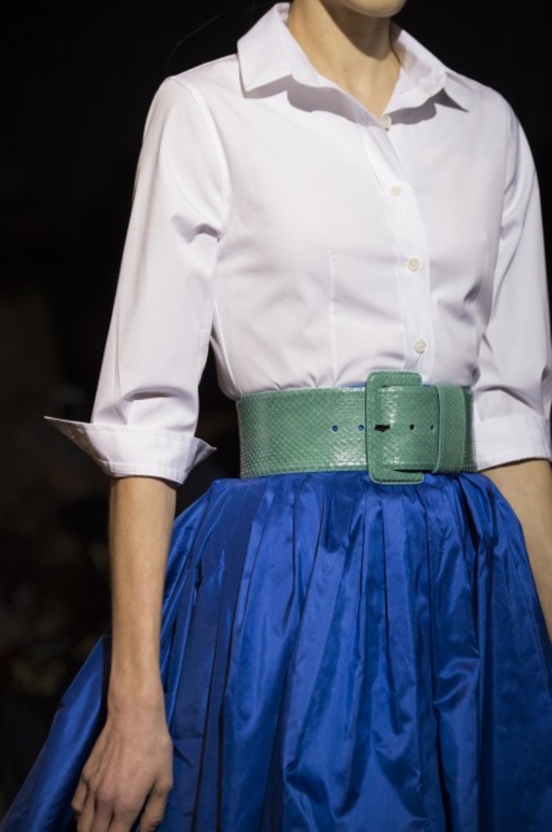 أزياء مفعمة بالألوان خلال عرض Carolina Herrera