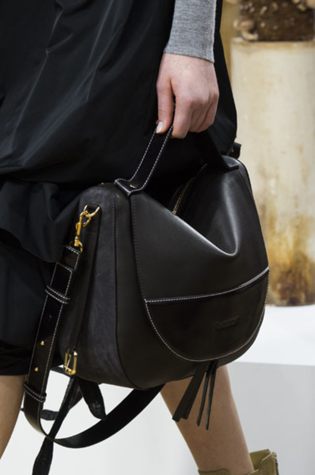 عرض أزياء J.W. ANDERSON لموسم خريف وشتاء2018