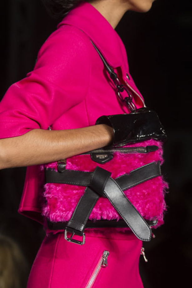 عرض ازياء موسكينو لخريف وشتاء 2018