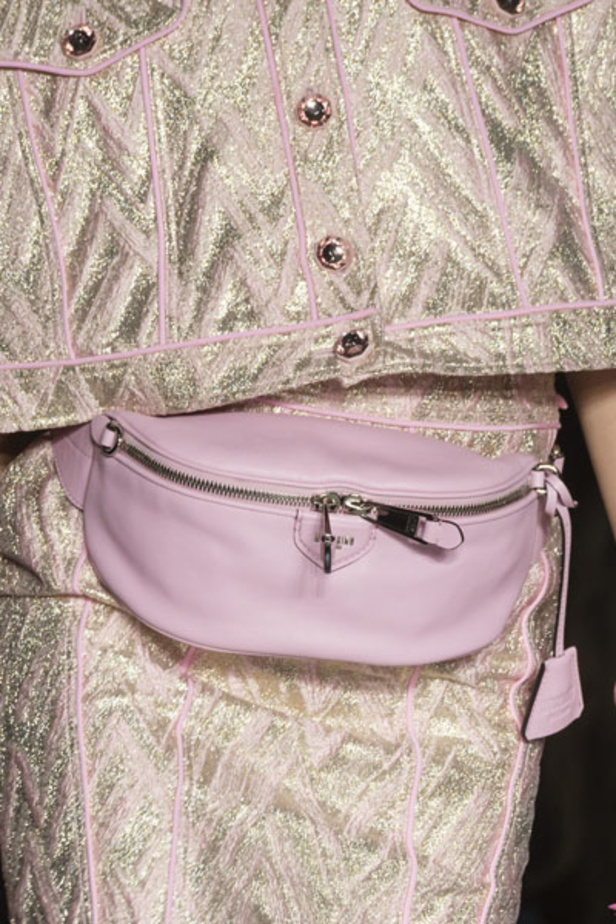 عرض ازياء موسكينو لخريف وشتاء 2018