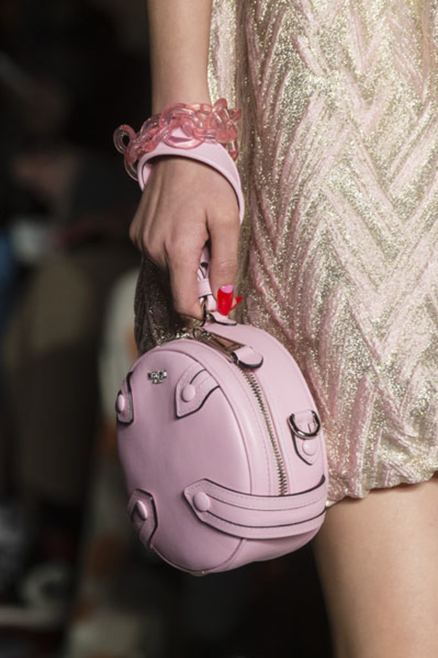 عرض ازياء موسكينو لخريف وشتاء 2018