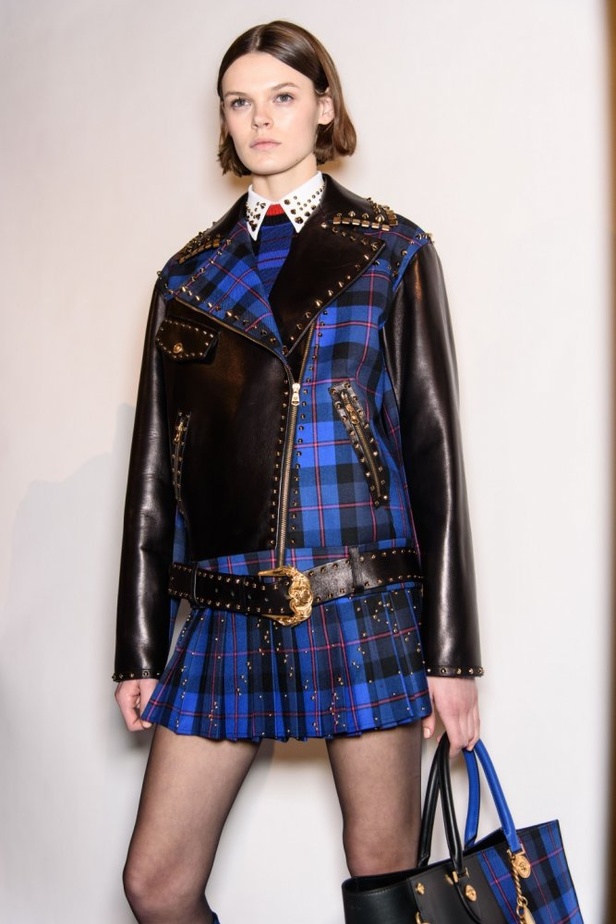 عرض أزياء “فيرساتشي” لموسم خريف وشتاء 2018-2019