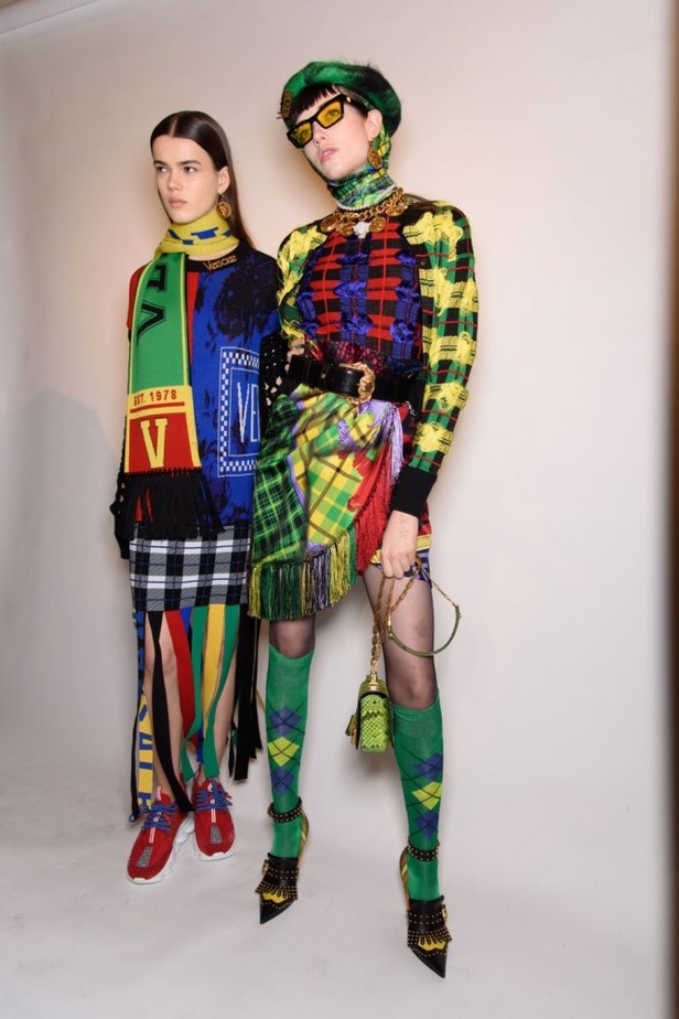 عرض أزياء “فيرساتشي” لموسم خريف وشتاء 2018-2019