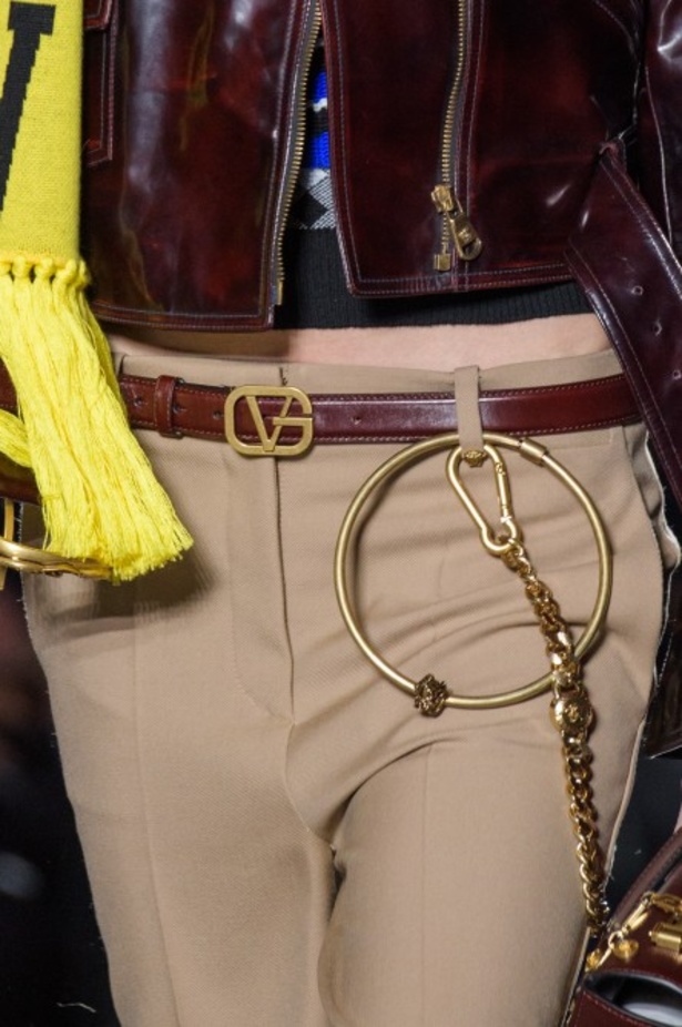 عرض أزياء “فيرساتشي” لموسم خريف وشتاء 2018-2019