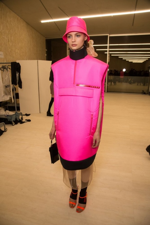 عرض ازياء برادا لخريف وشتاء 2018