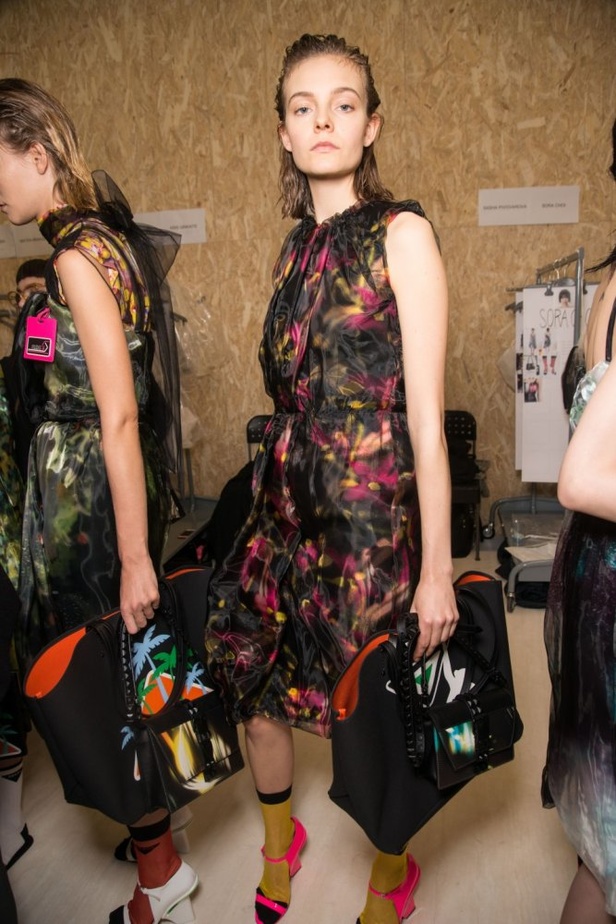 عرض ازياء برادا لخريف وشتاء 2018