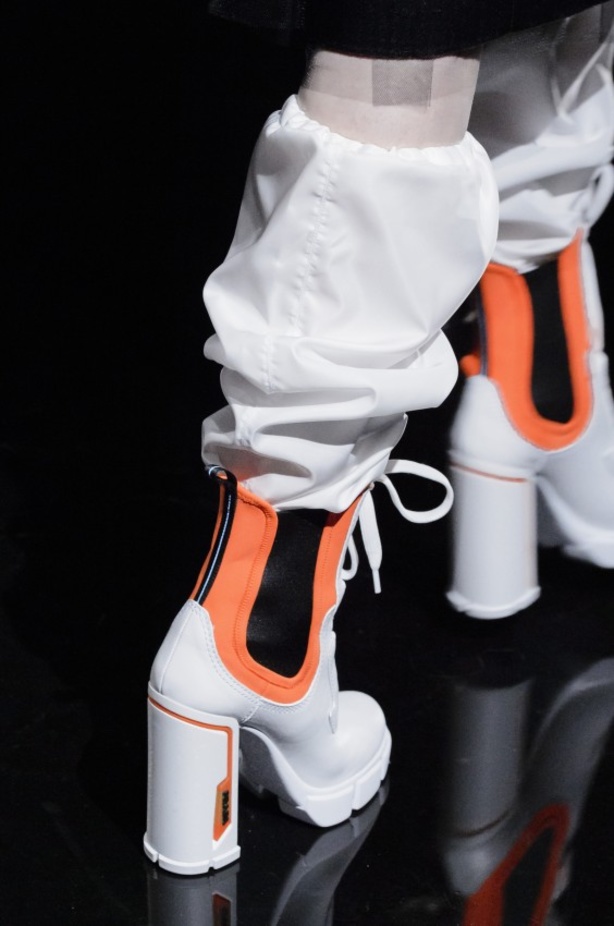 عرض ازياء برادا لخريف وشتاء 2018