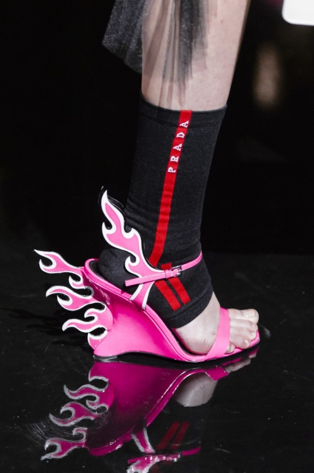 عرض ازياء برادا لخريف وشتاء 2018