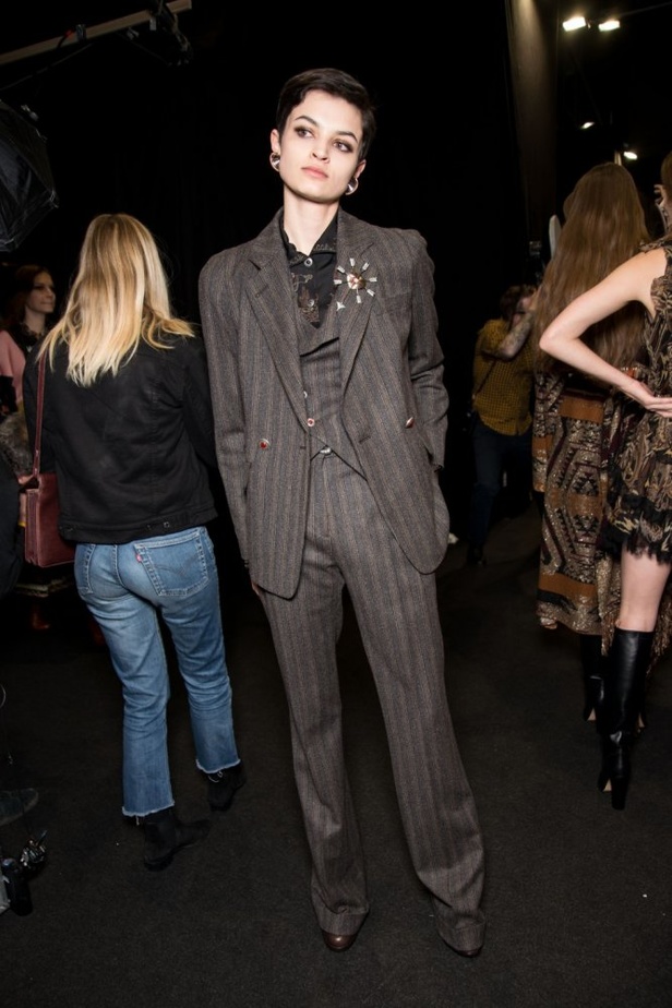 عرض ازياء ايترو لخريف وشتاء 2018