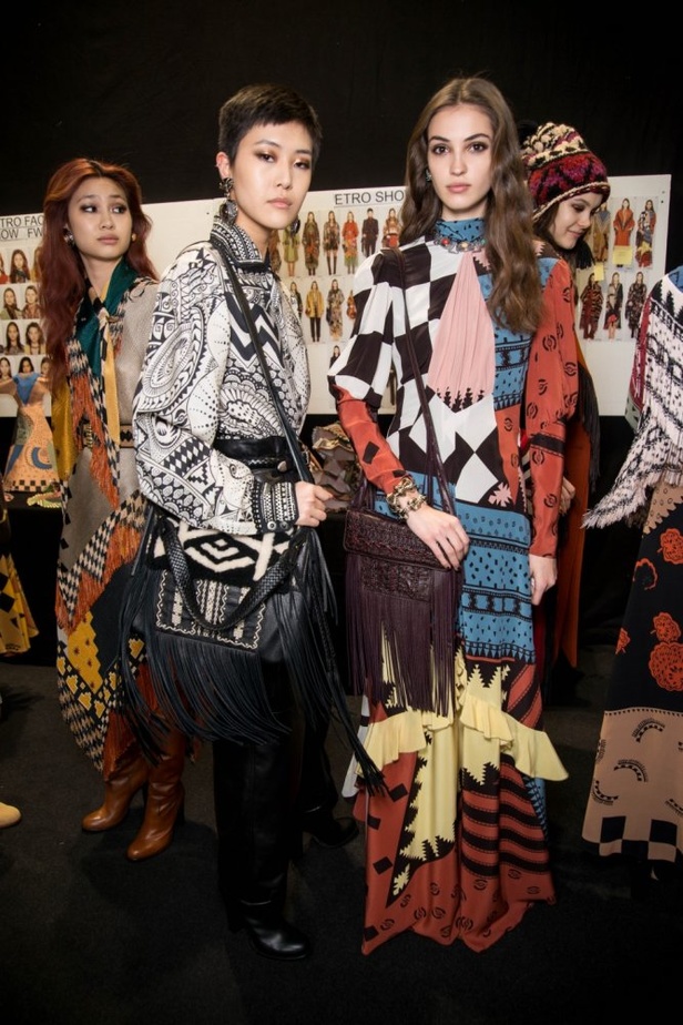 عرض ازياء ايترو لخريف وشتاء 2018