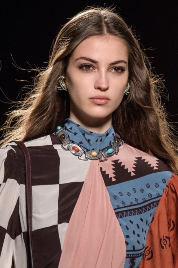 عرض ازياء ايترو لخريف وشتاء 2018