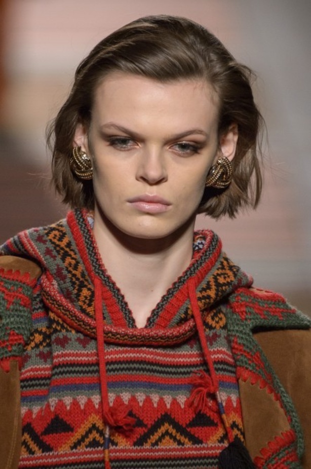 عرض ازياء ايترو لخريف وشتاء 2018