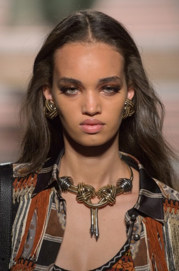 عرض ازياء ايترو لخريف وشتاء 2018