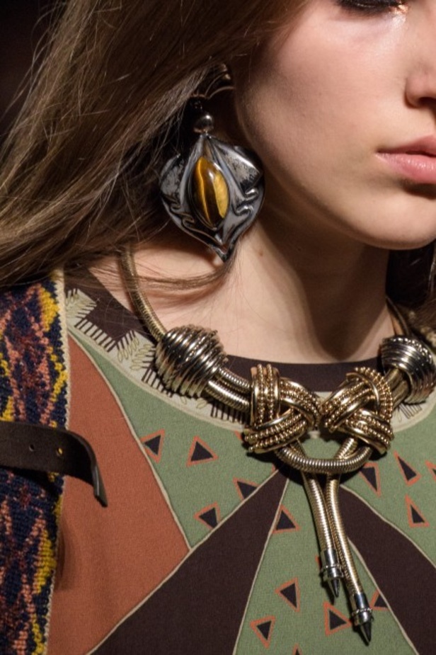 عرض ازياء ايترو لخريف وشتاء 2018