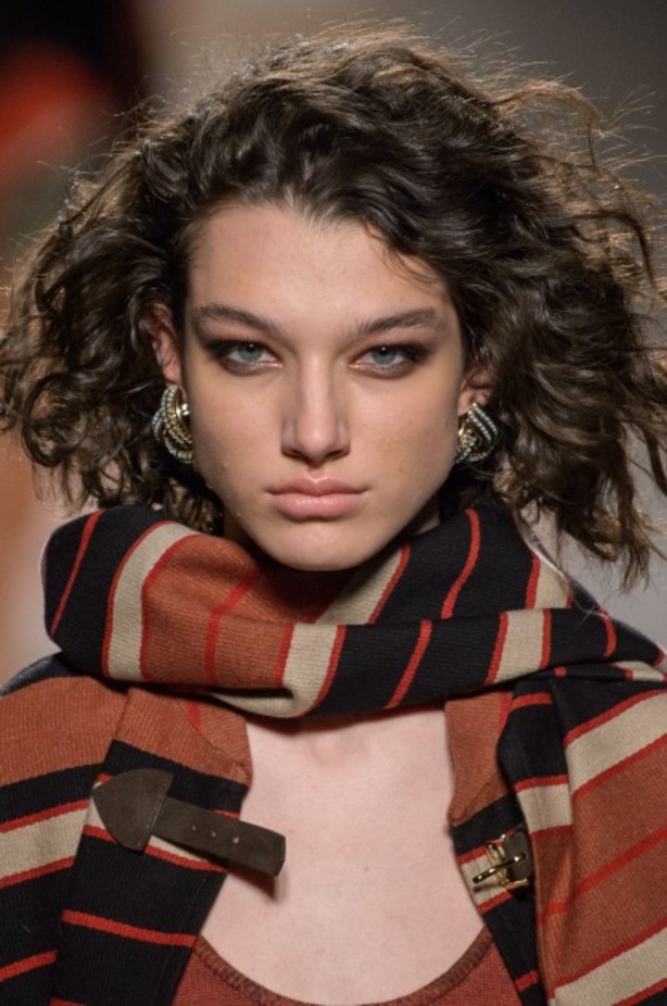 عرض ازياء ايترو لخريف وشتاء 2018