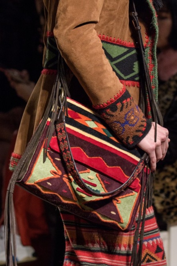 عرض ازياء ايترو لخريف وشتاء 2018