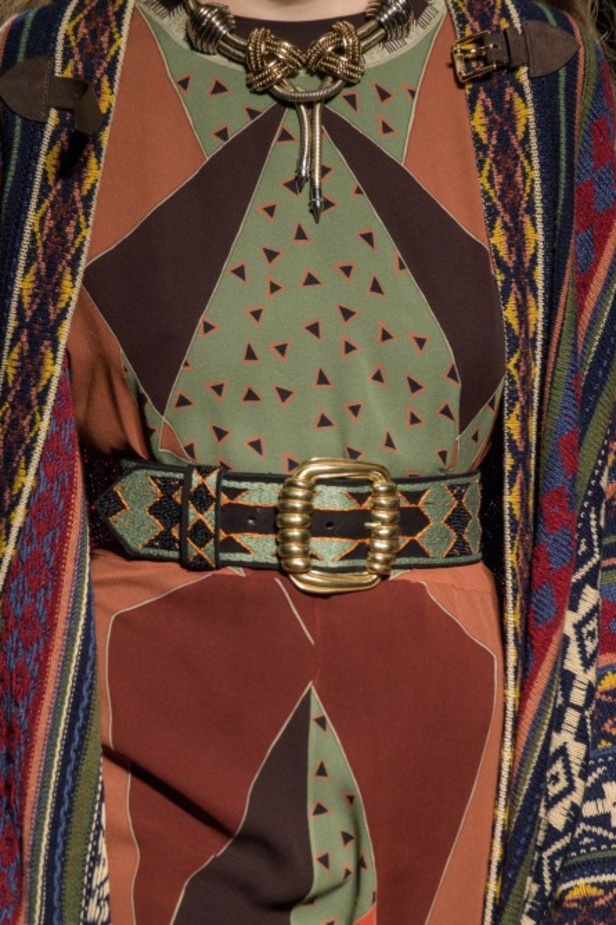 عرض ازياء ايترو لخريف وشتاء 2018