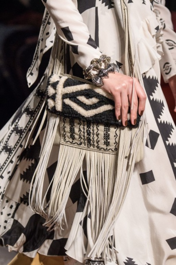 عرض ازياء ايترو لخريف وشتاء 2018