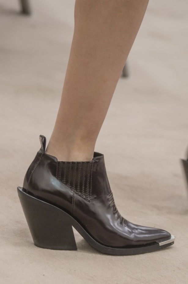 عرض ازياء باكو رابان لخريف وشتاء 2018