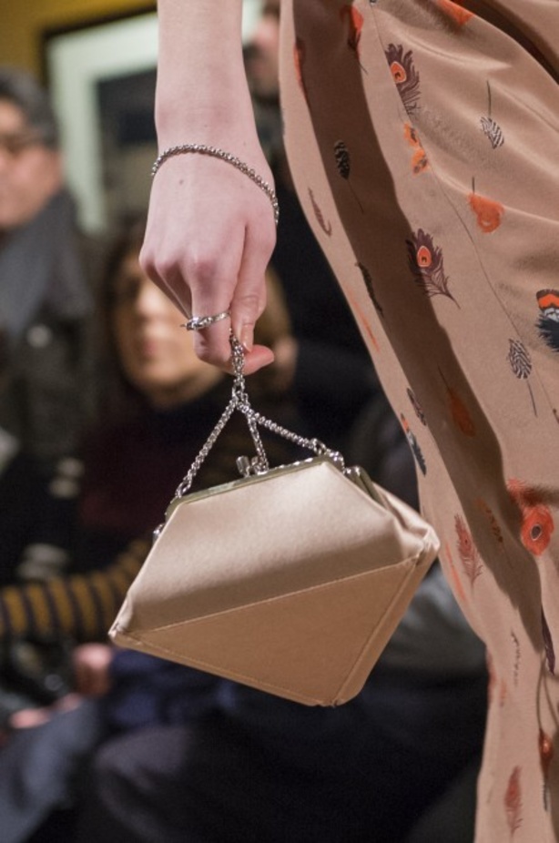 عرض ازياء ألتوزارا لخريف وشتاء 2018