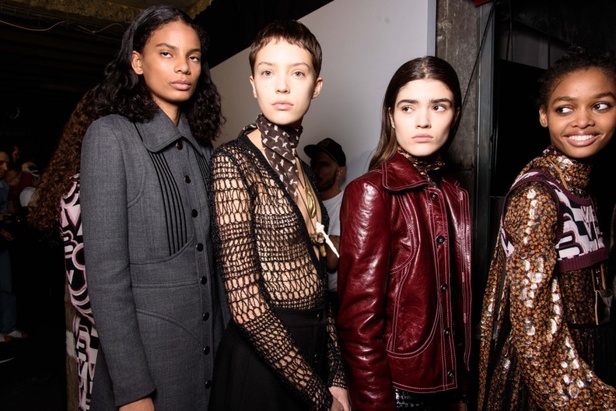 عرض ازياء جيامباتيستا فالي لموسم خريف وشتاء 2018