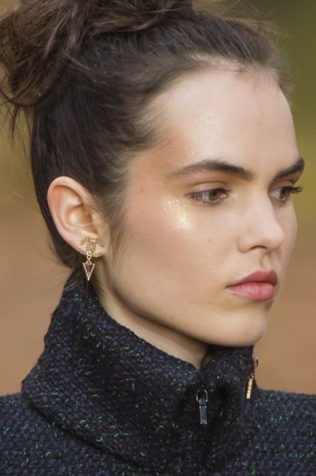 مجموعة شانيل لخريف 2018 تنقلنا الى أحضان الطبيعة الخلابة