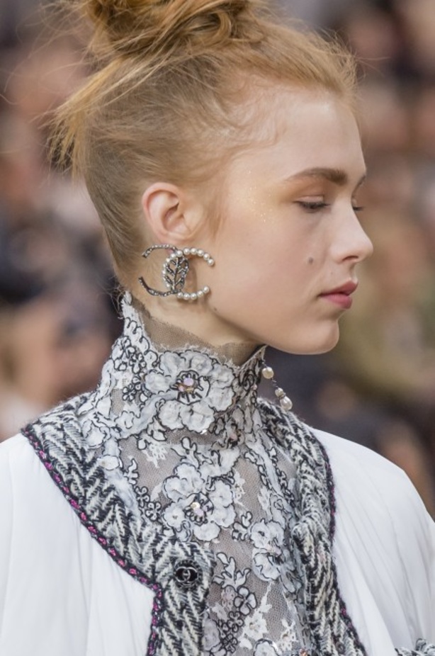 مجموعة شانيل لخريف 2018 تنقلنا الى أحضان الطبيعة الخلابة