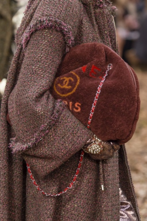 مجموعة شانيل لخريف 2018 تنقلنا الى أحضان الطبيعة الخلابة