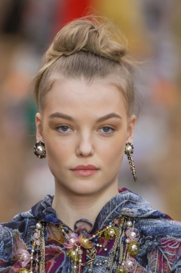 مجموعة شانيل لخريف 2018 تنقلنا الى أحضان الطبيعة الخلابة