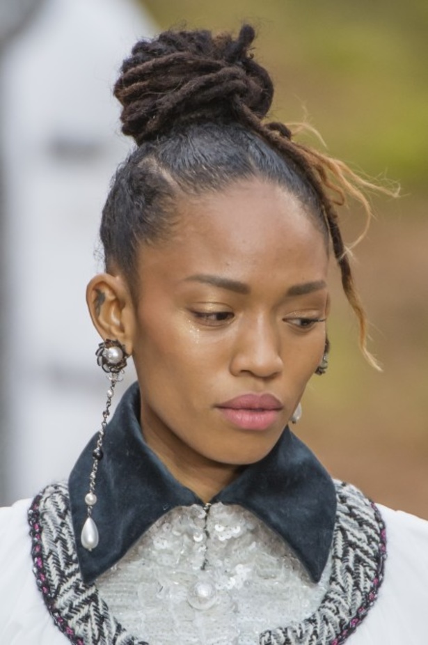 مجموعة شانيل لخريف 2018 تنقلنا الى أحضان الطبيعة الخلابة