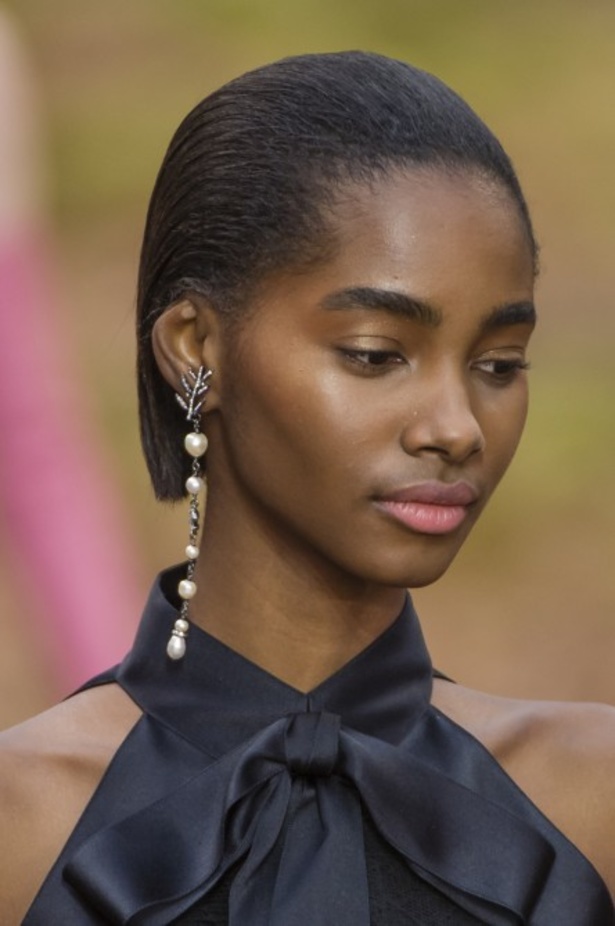 مجموعة شانيل لخريف 2018 تنقلنا الى أحضان الطبيعة الخلابة