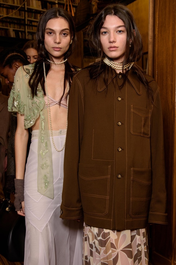 مجموعة “جون غاليانو” لموسم خريف وشتاء 2018-2019